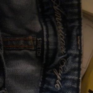 AMERICAN EAGLE HIPSTER STRETCH Jeans Relaxed fit. Size 4. Wider leg. 31”…